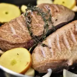 Magret de canard au miel