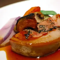 Foie gras poêlé au gingembre