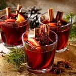 Vin chaud aux épices, orange et citron